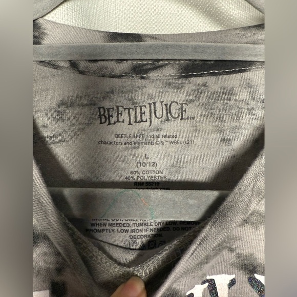 Beetlejuice Black and Grey Tie Dye Sparkly Graphic Crop Top Large - Picture 3 of 7